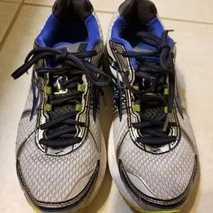 Brooks Adrenaline running/walking shoe